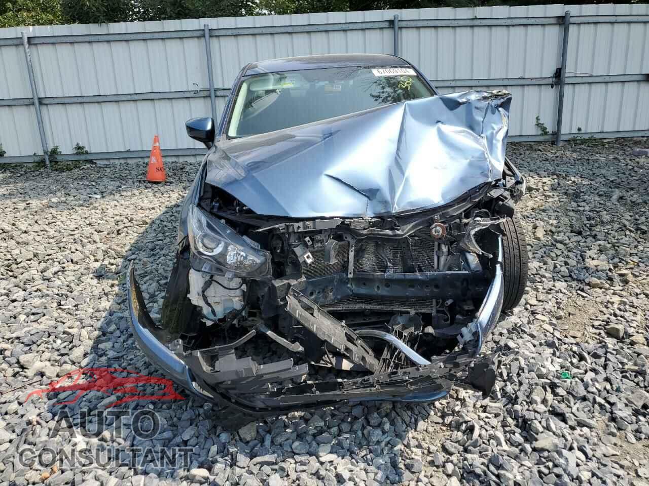 MAZDA 3 2017 - 3MZBN1U7XHM107165