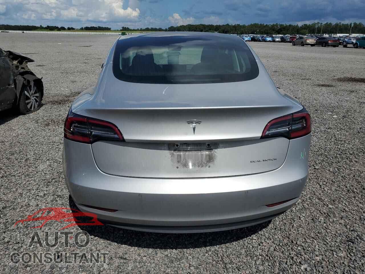 TESLA MODEL 3 2018 - 5YJ3E1EB7JF104549