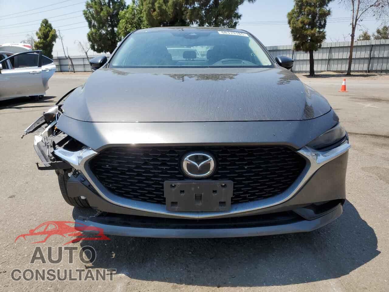 MAZDA 3 2019 - 3MZBPAEM1KM100109