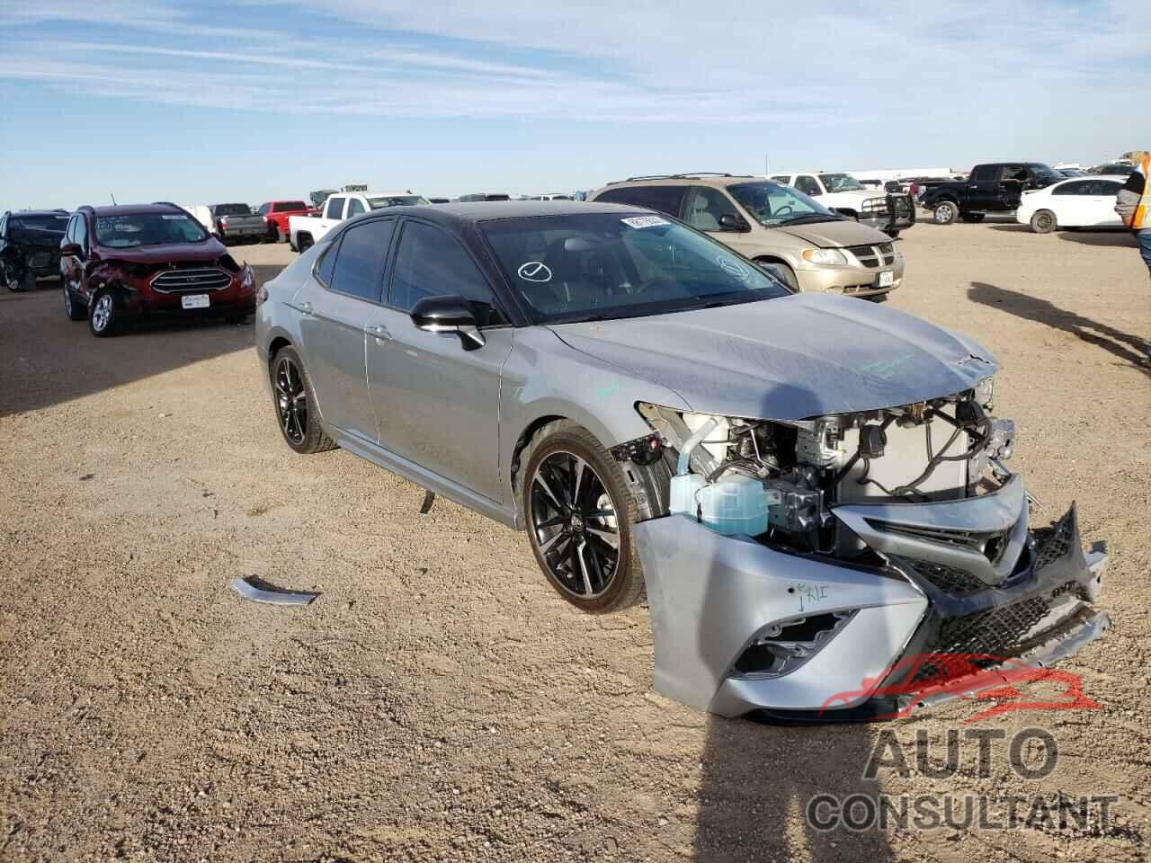TOYOTA CAMRY 2018 - 4T1B61HK4JU008711