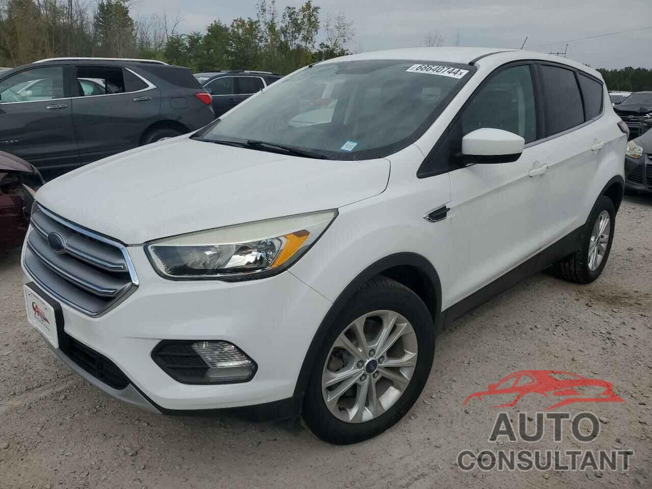 FORD ESCAPE 2017 - 1FMCU9GD5HUE87355