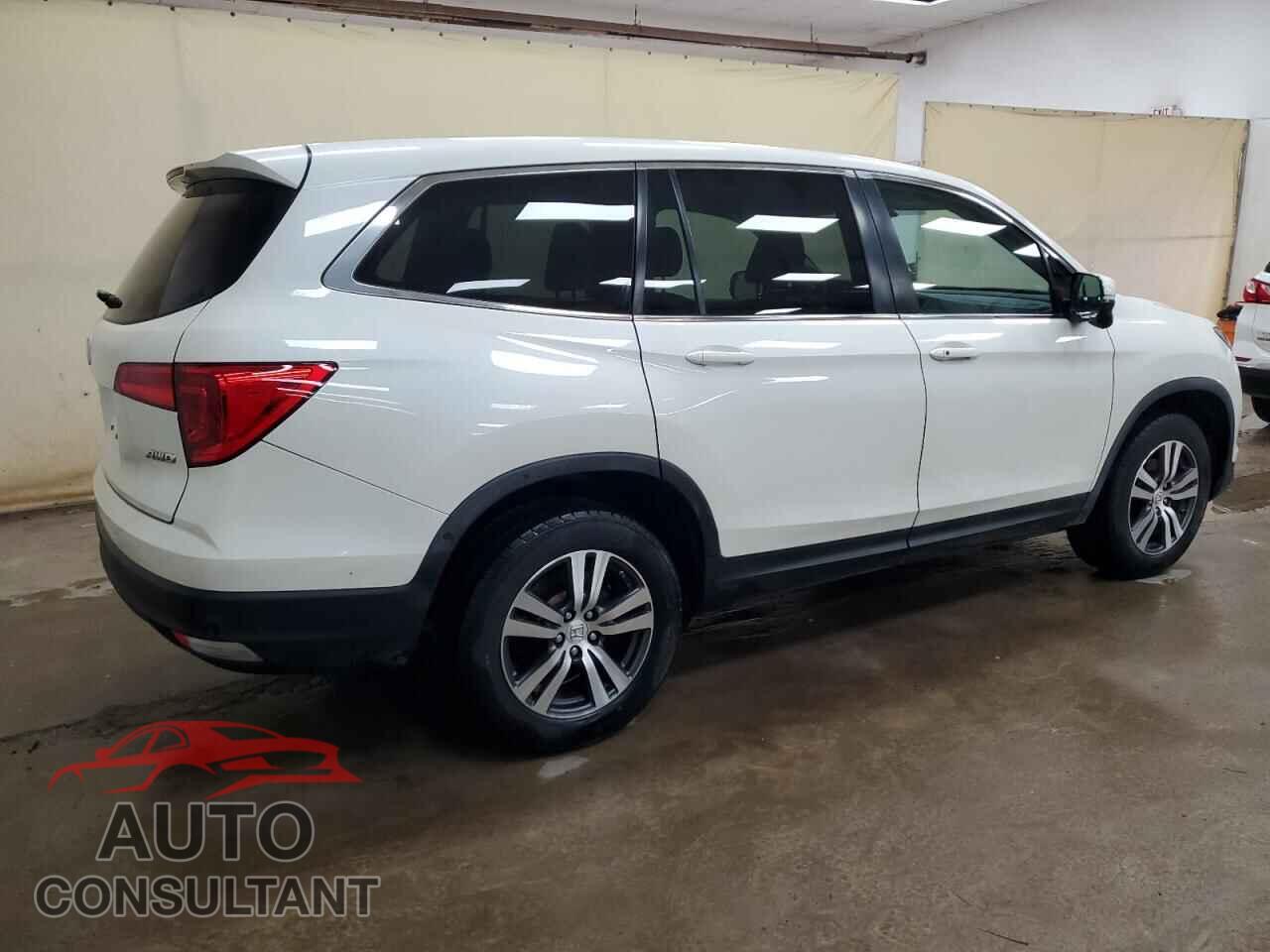 HONDA PILOT 2018 - 5FNYF6H36JB070382