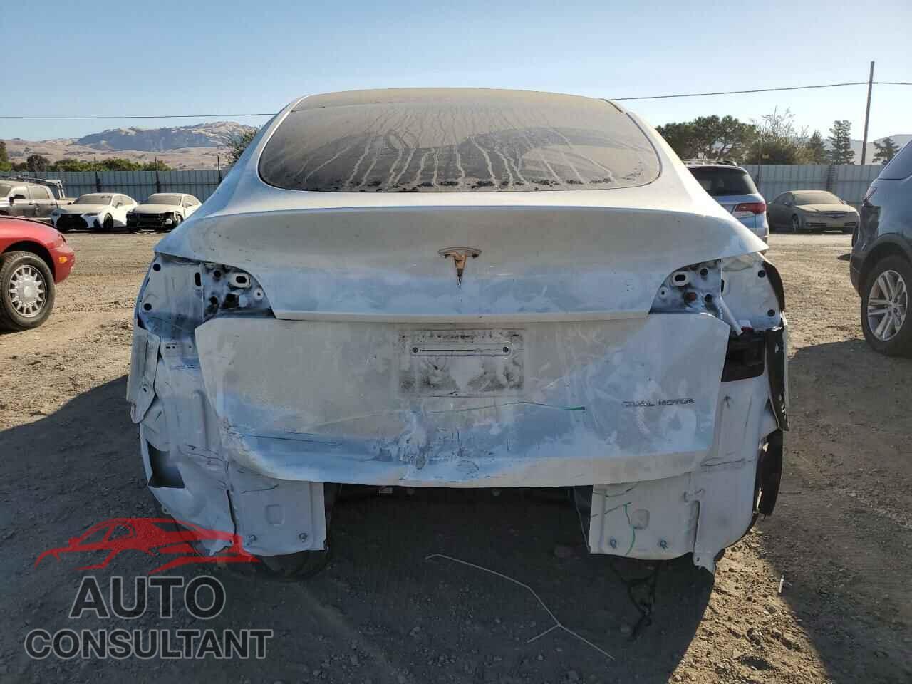 TESLA MODEL Y 2023 - 7SAYGDEE2PF624603