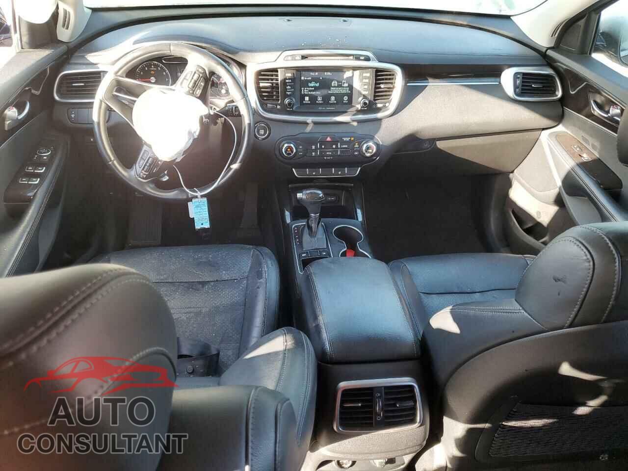 KIA SORENTO 2017 - 5XYPH4A16HG330012