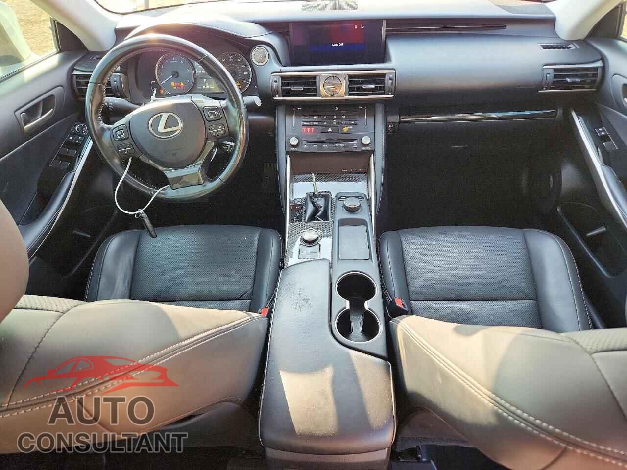 LEXUS IS 2018 - JTHBA1D24J5066237