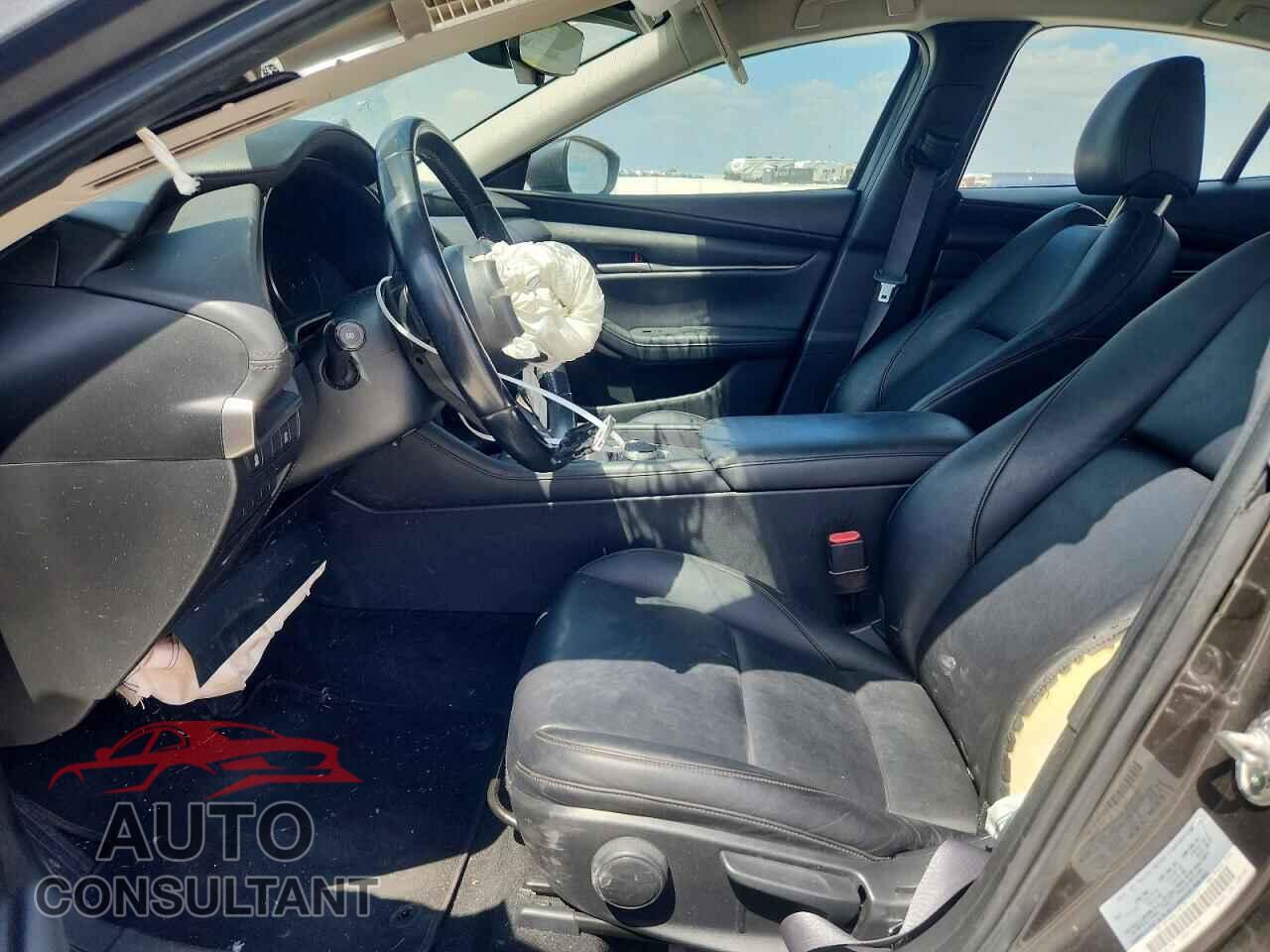 MAZDA 3 2021 - JM1BPABL1M1317772