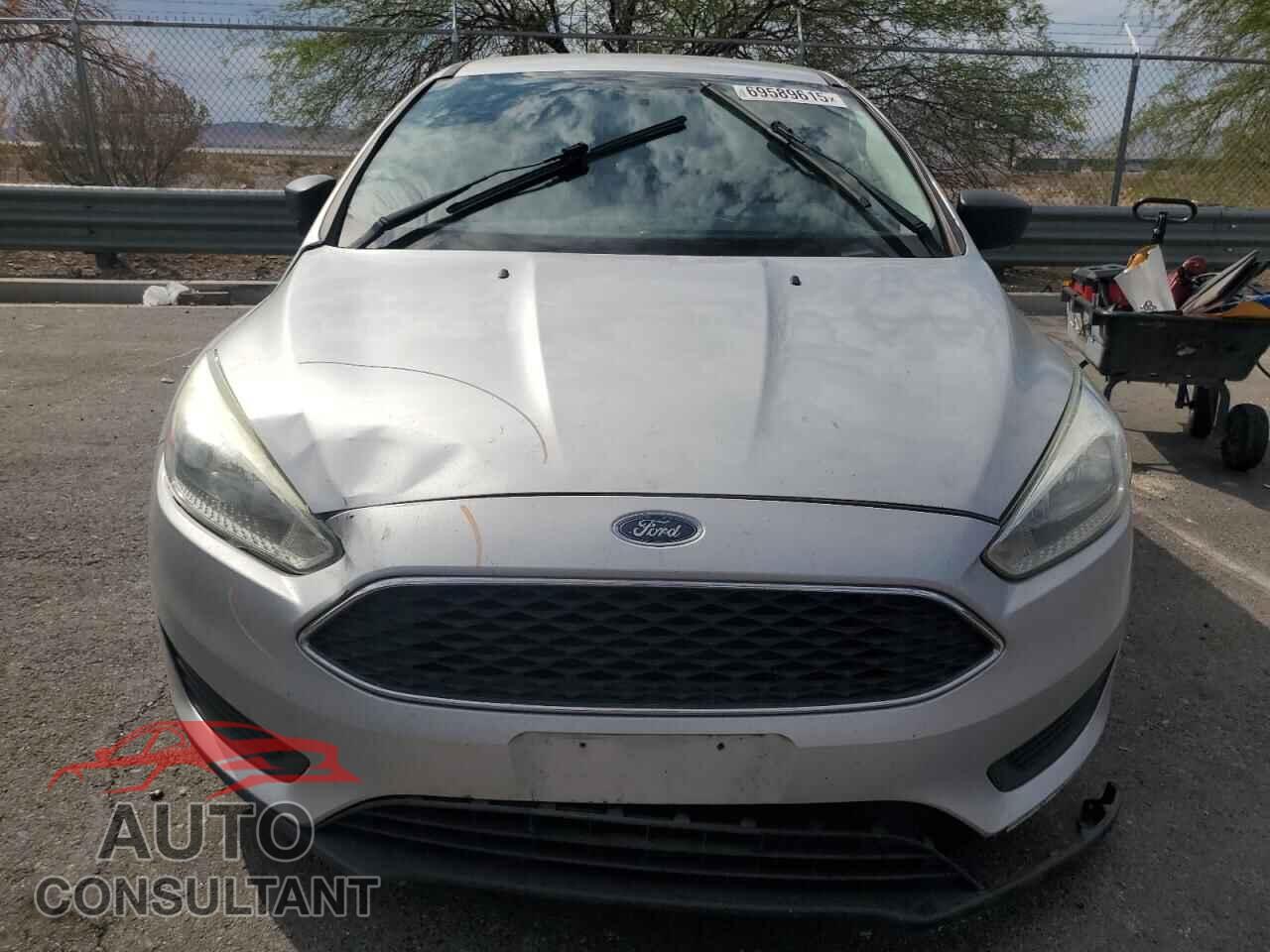 FORD FOCUS 2017 - 1FADP3E29HL211545