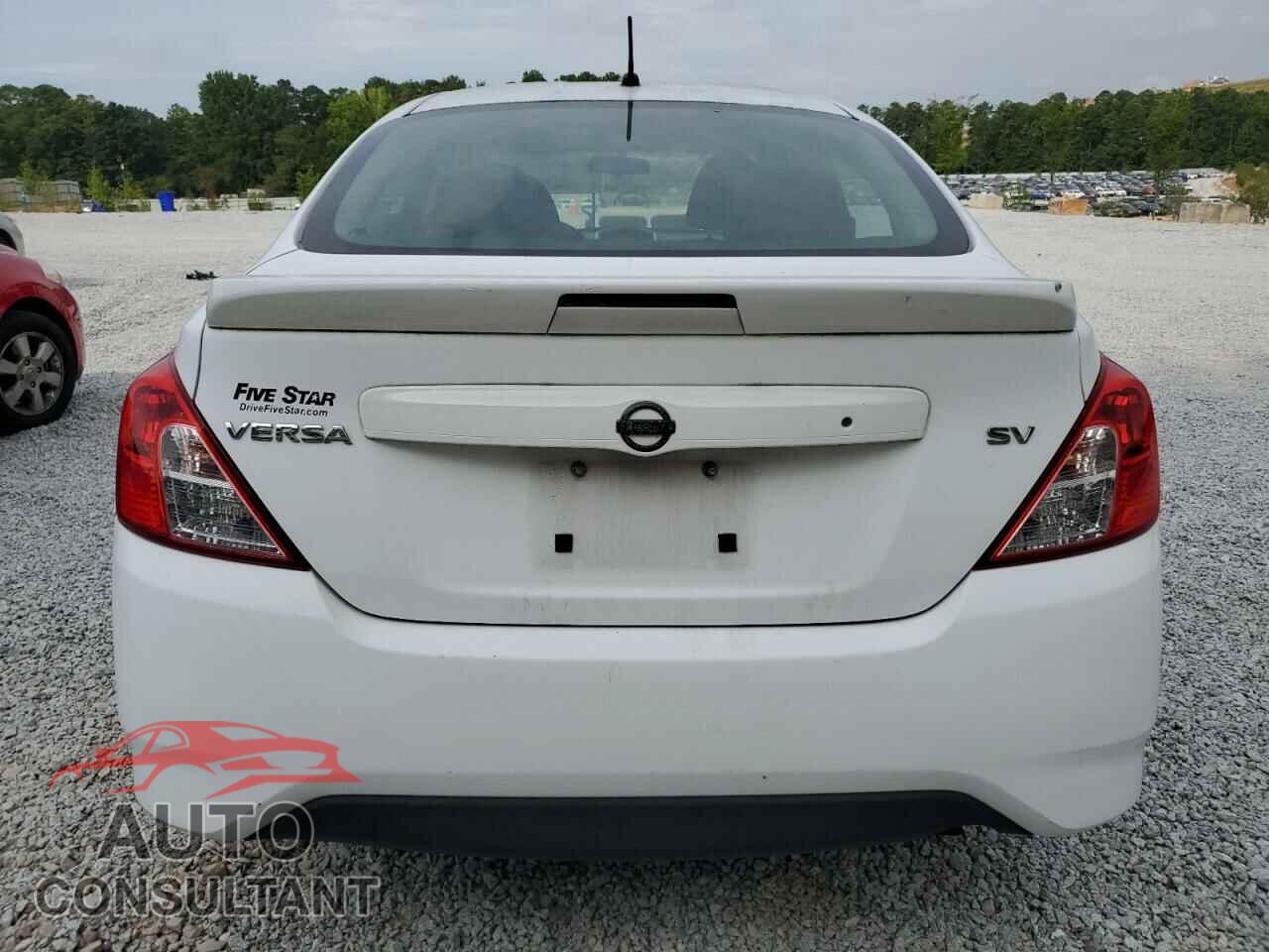 NISSAN VERSA 2018 - 3N1CN7AP1JK391465