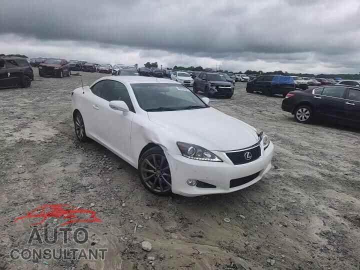 LEXUS IS 2015 - JTHFF2C27F2532455