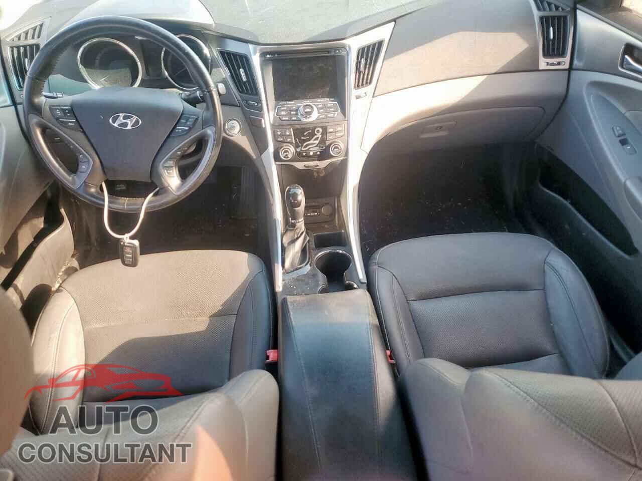 HYUNDAI SONATA 2014 - KMHEC4A49EA110810