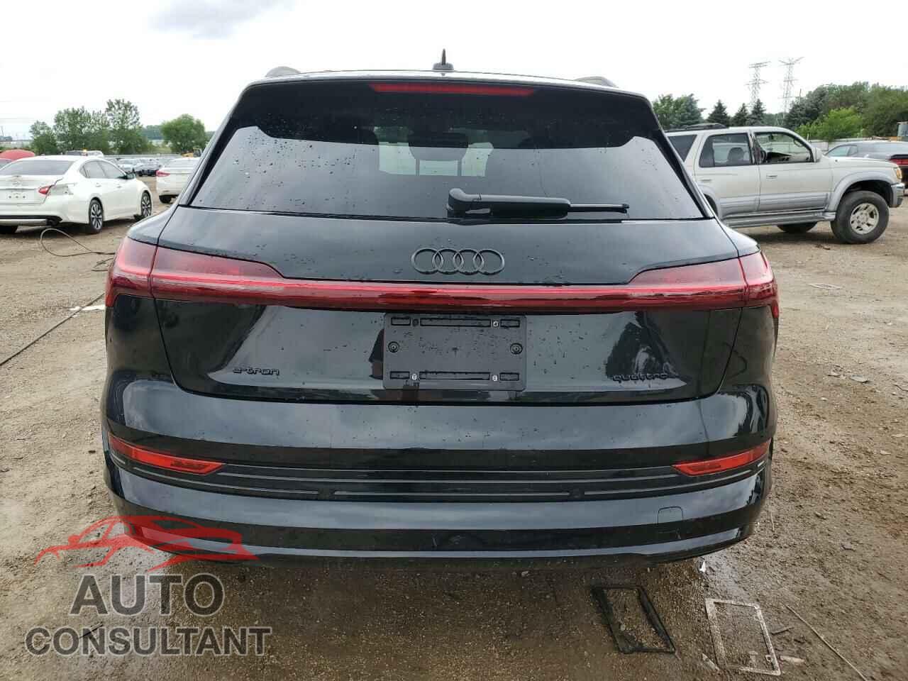 AUDI E-TRON 2023 - WA1LAAGE4PB005308