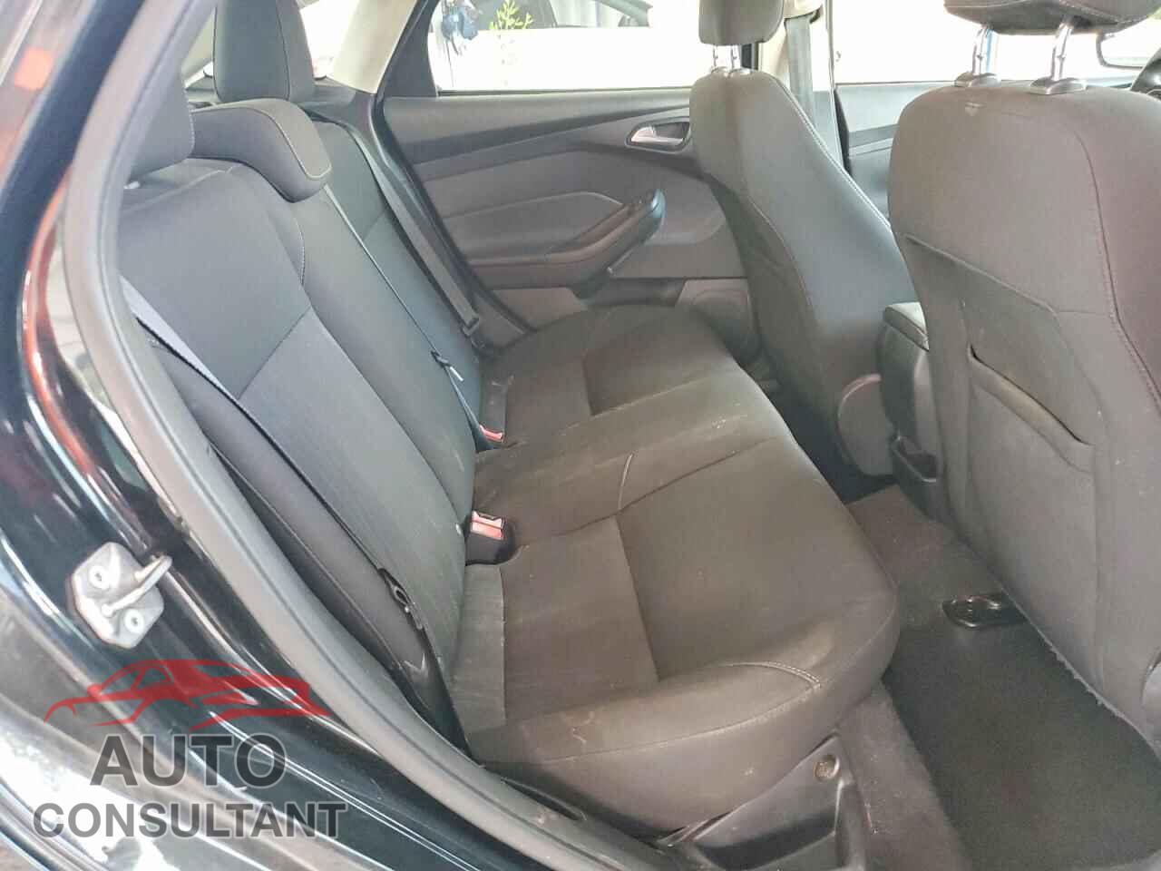 FORD FOCUS 2015 - 1FADP3F23FL205459