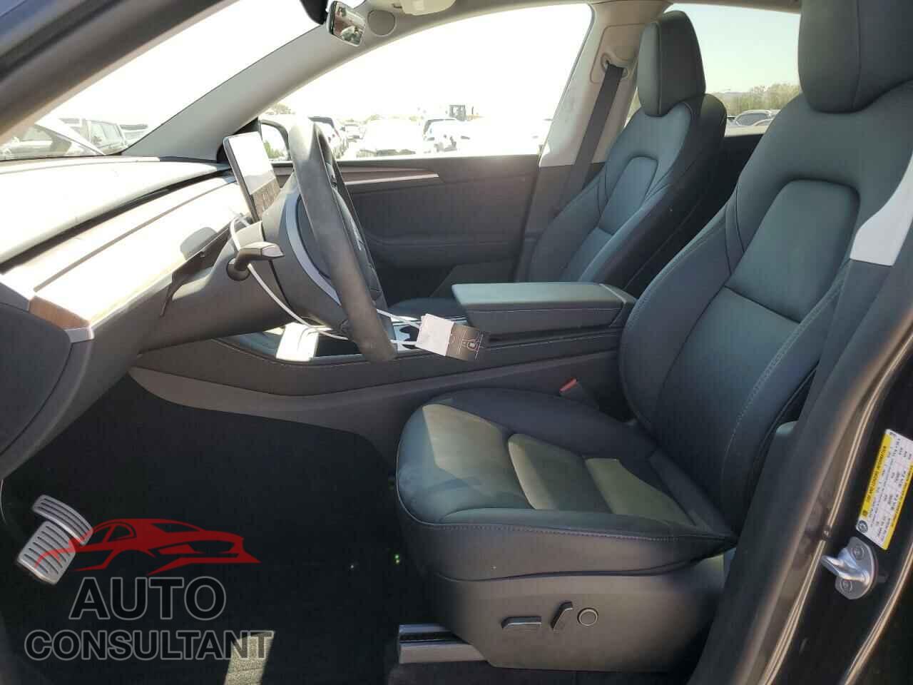 TESLA MODEL Y 2024 - 7SAYGDEF2RF022151