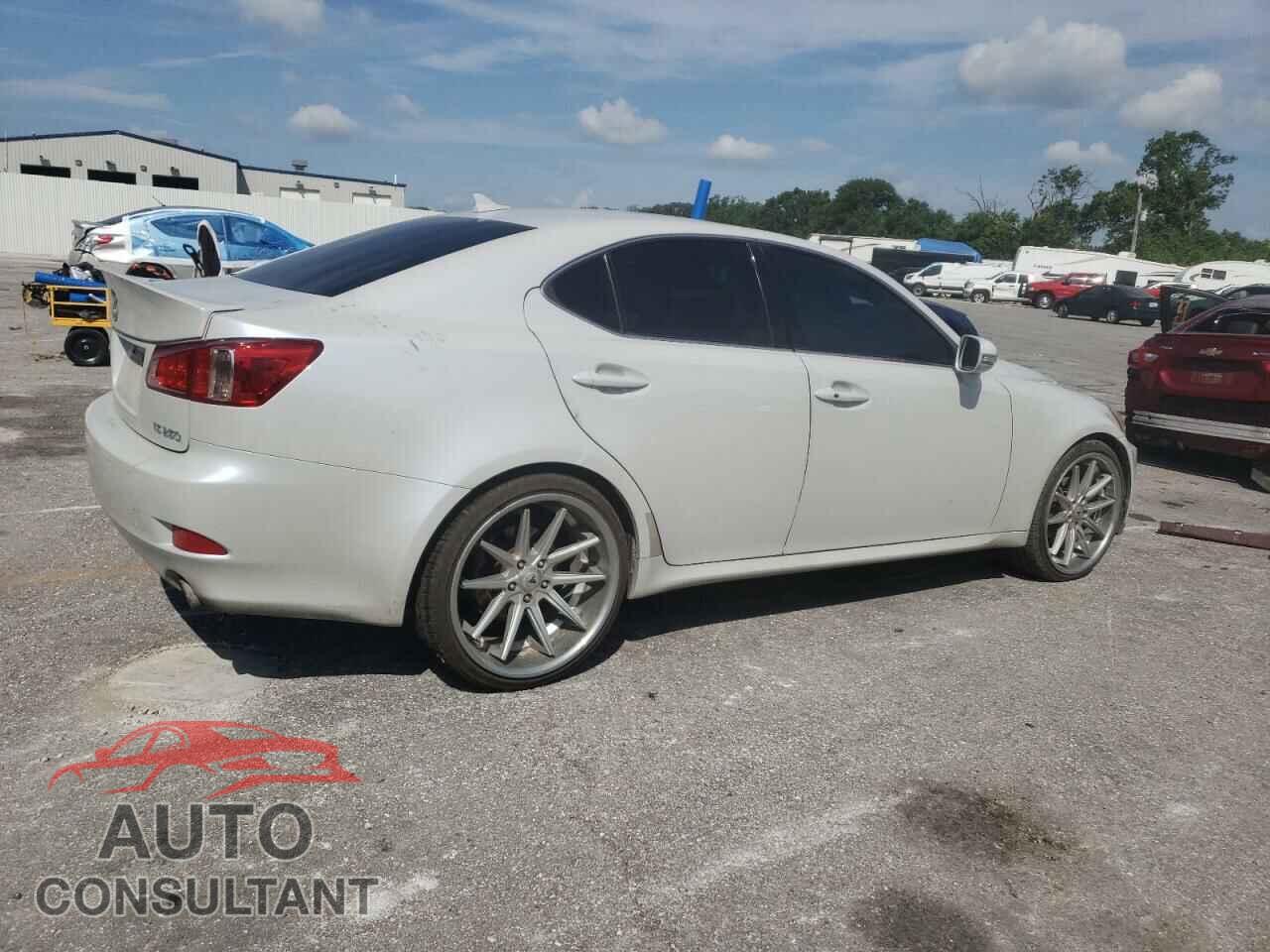 LEXUS IS 2011 - JTHBF5C24B5146844