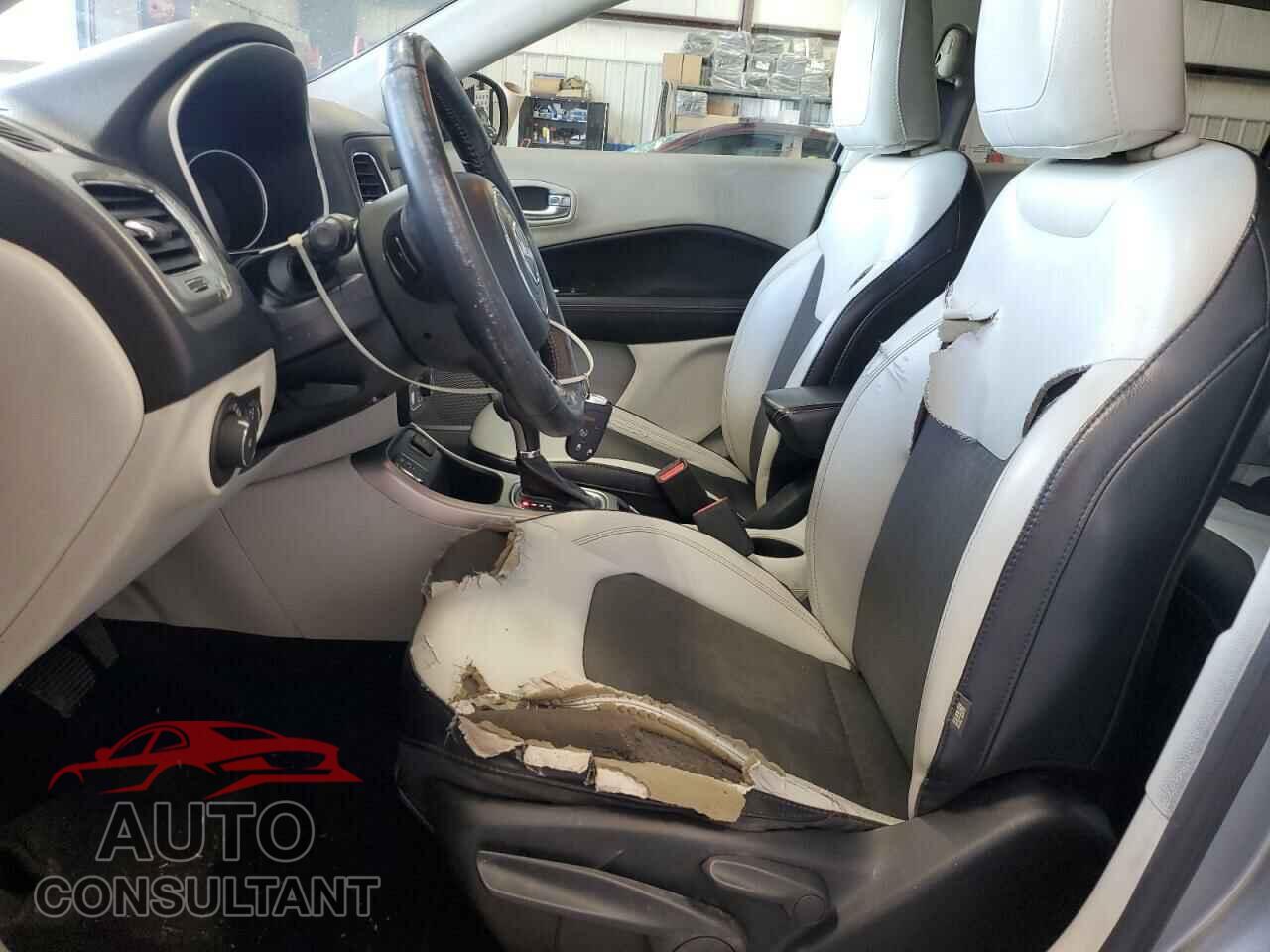 JEEP COMPASS 2018 - 3C4NJCBB6JT489348