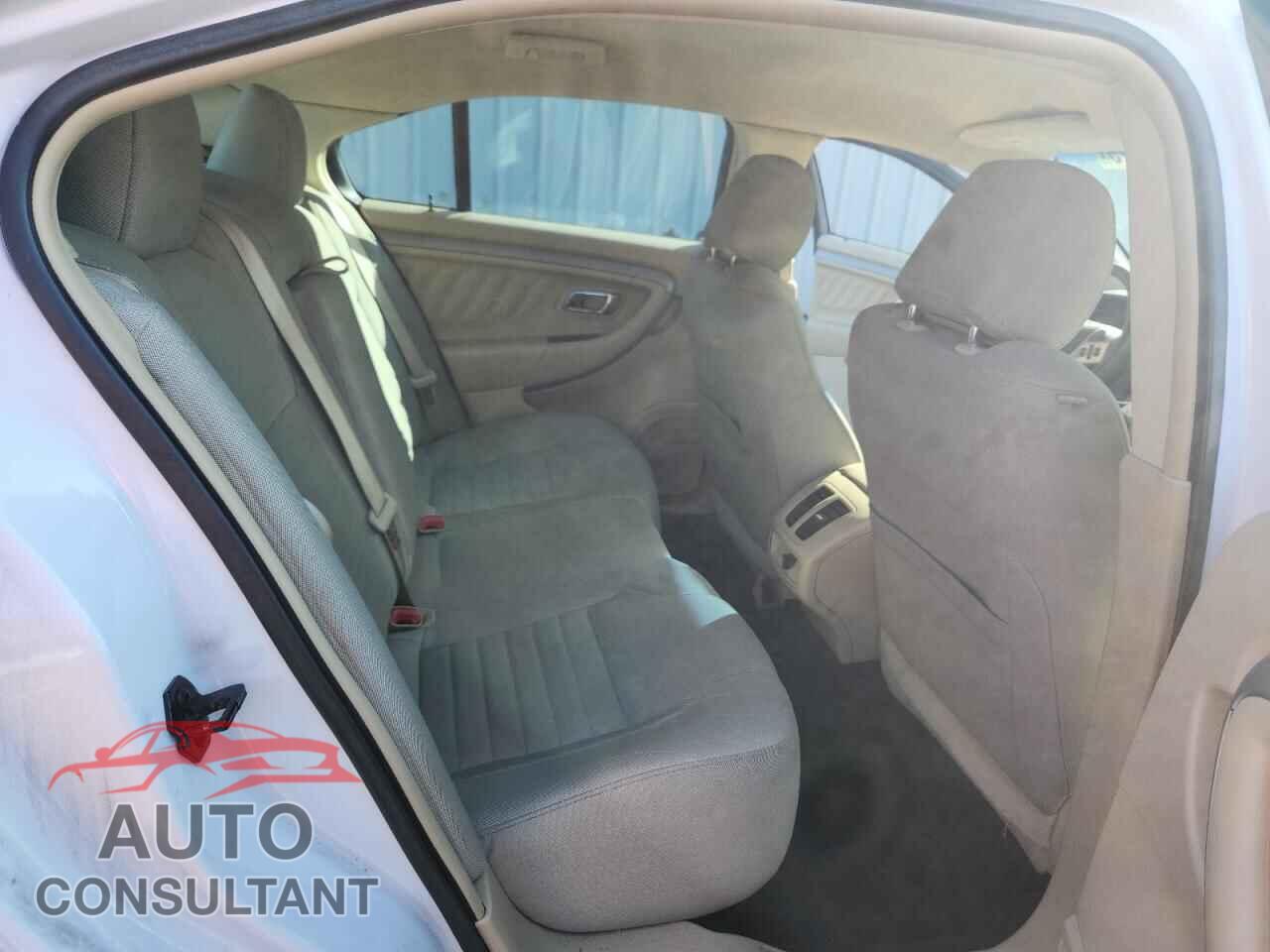 FORD TAURUS 2017 - 1FAHP2D88HG112211