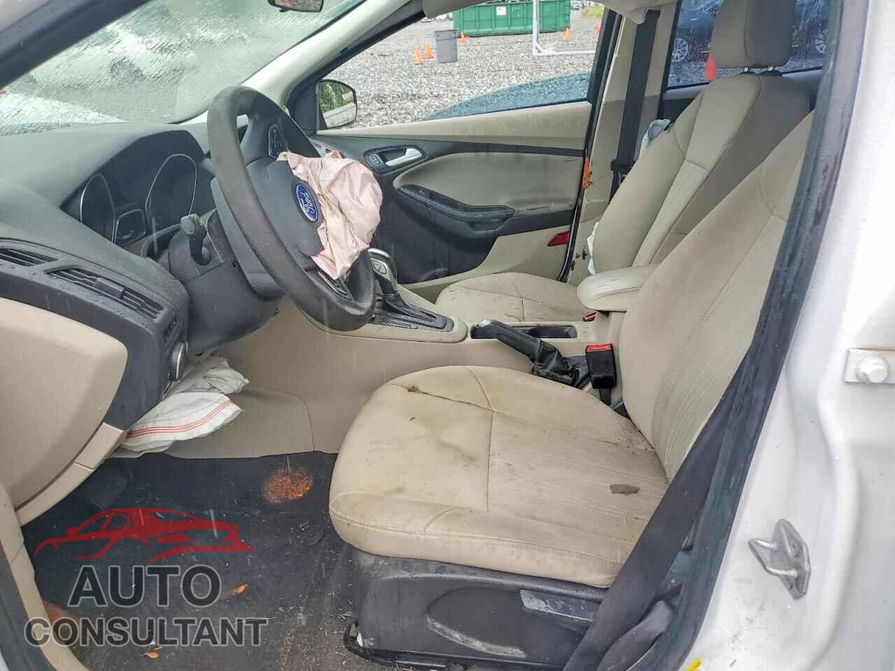 FORD FOCUS 2016 - 1FADP3K21GL258538