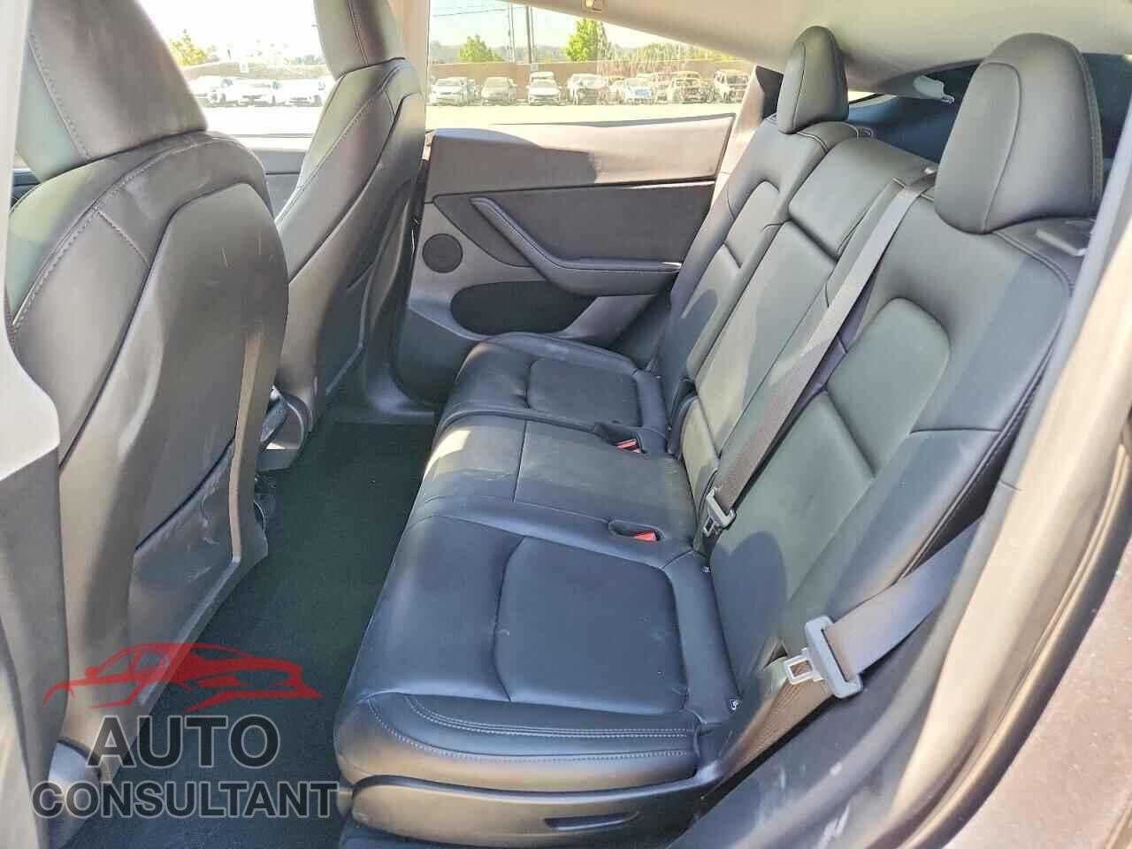 TESLA MODEL Y 2024 - 7SAYGAEE8RF041468