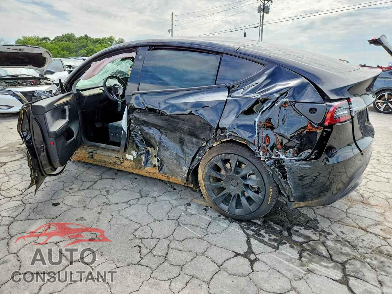 TESLA MODEL Y 2023 - 7SAYGDEE5PA044212