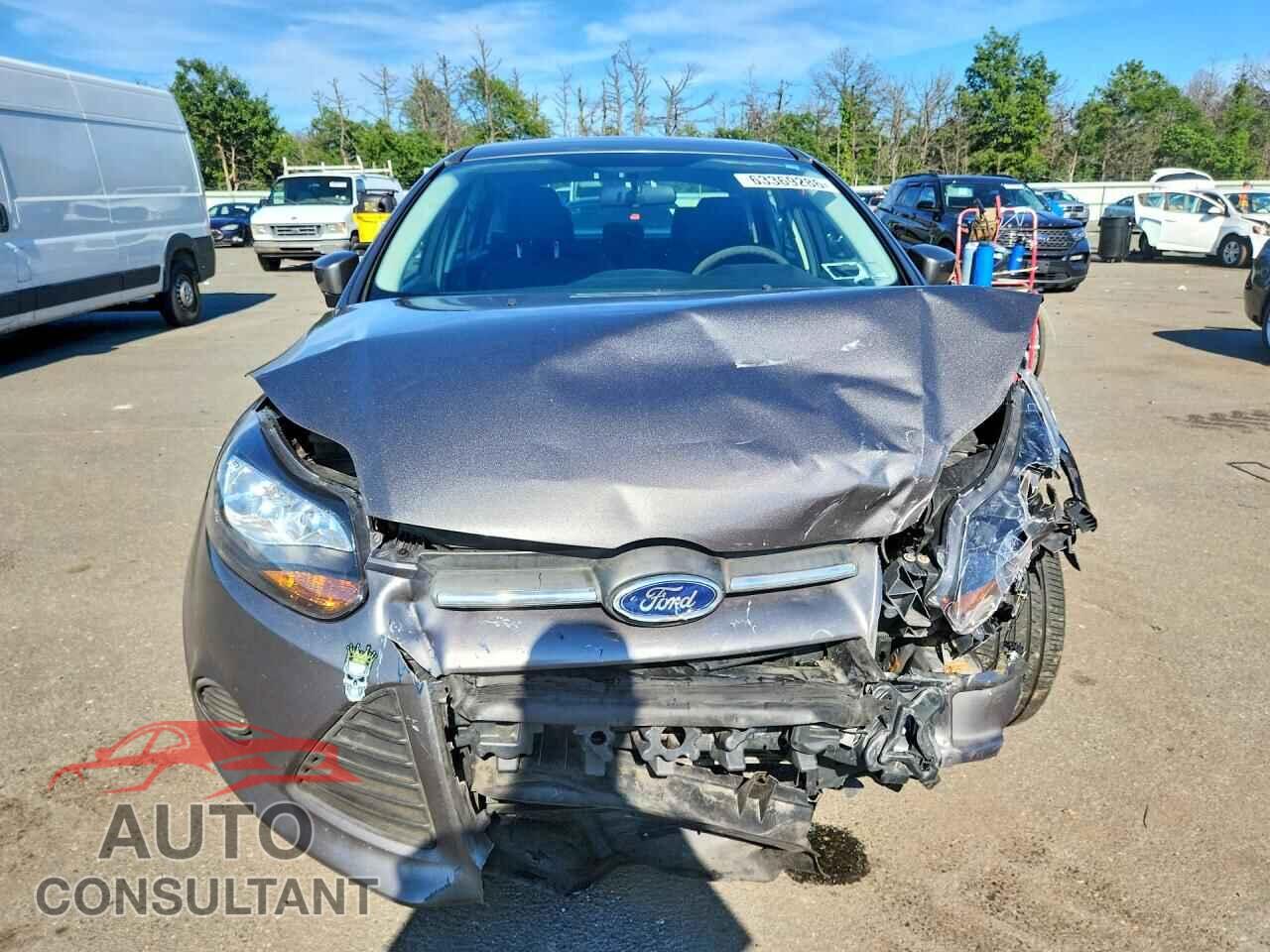 FORD FOCUS SE 2013 - 1FADP3F27DL294045