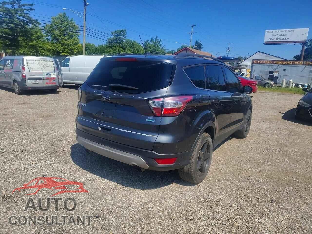 FORD ESCAPE 2017 - 1FMCU9G90HUC73210