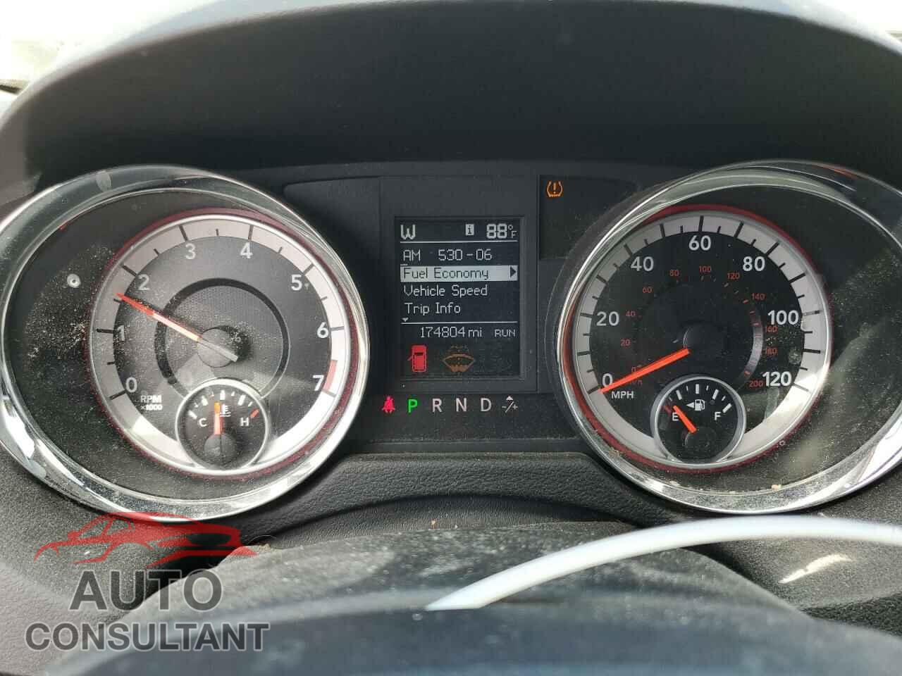 DODGE CARAVAN 2011 - 2D4RN5DG8BR660294