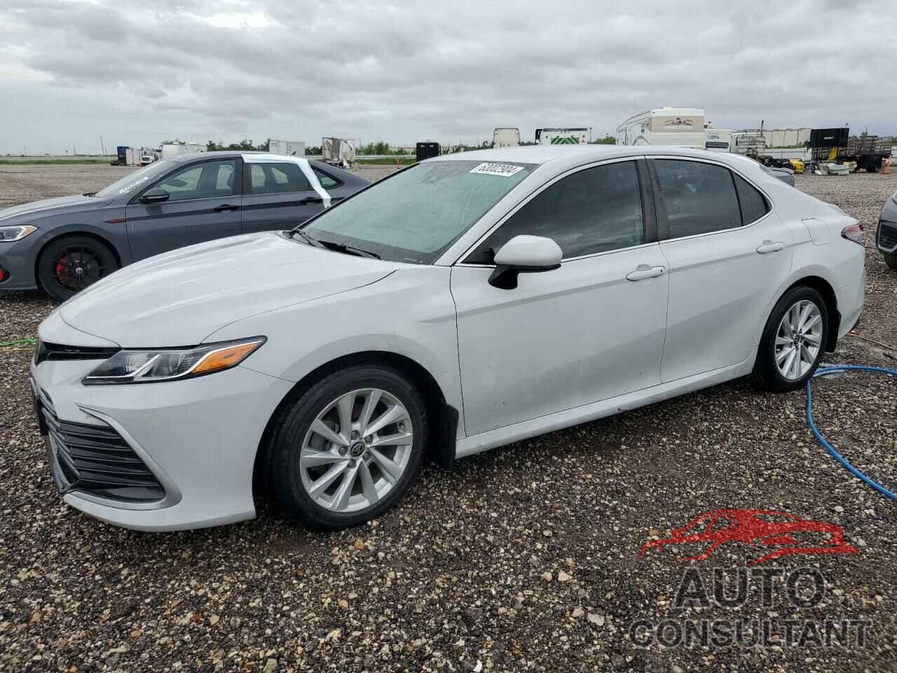 TOYOTA CAMRY 2022 - 4T1C11AK3NU006127