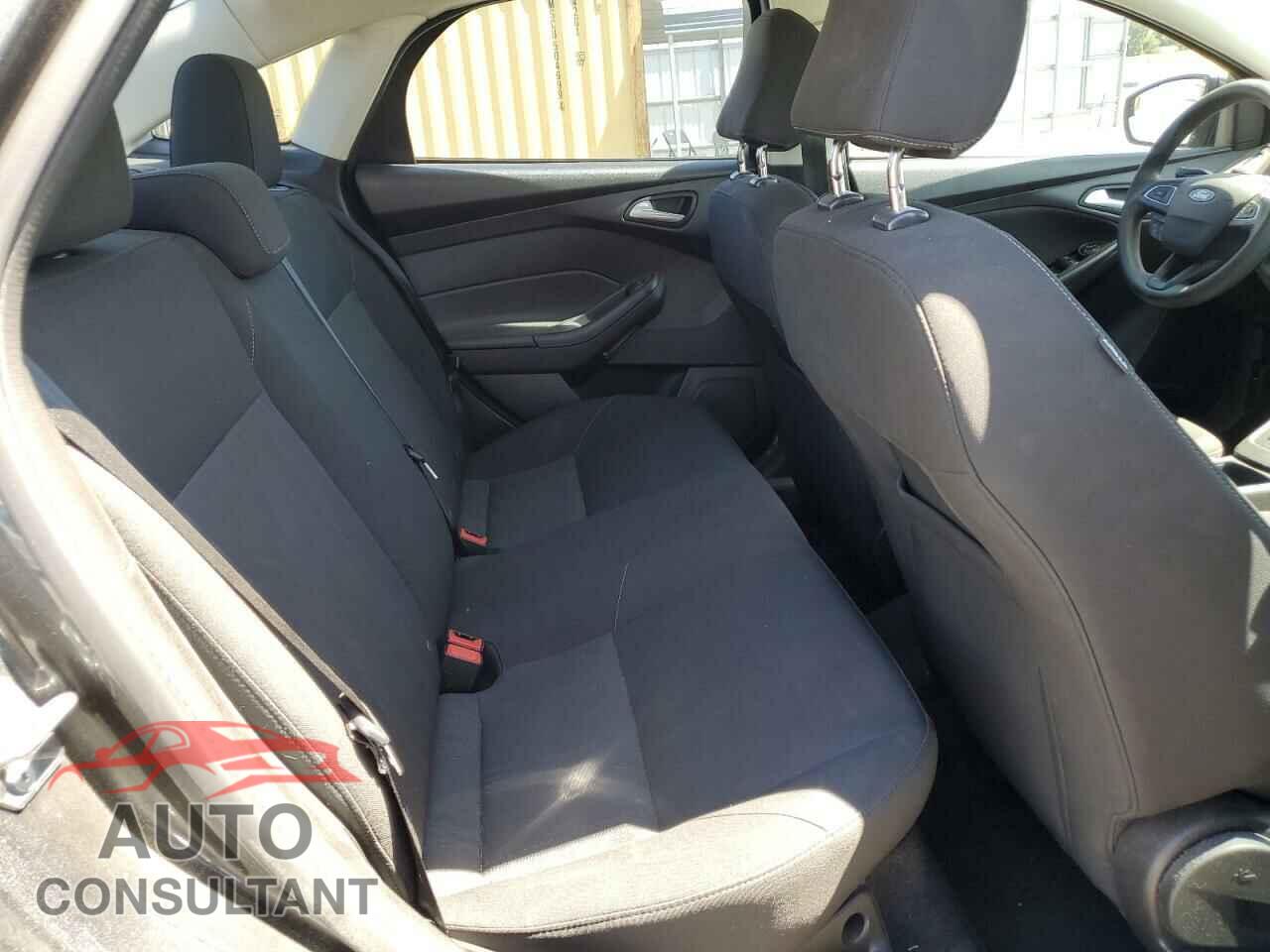 FORD FOCUS 2017 - 1FADP3F2XHL277567