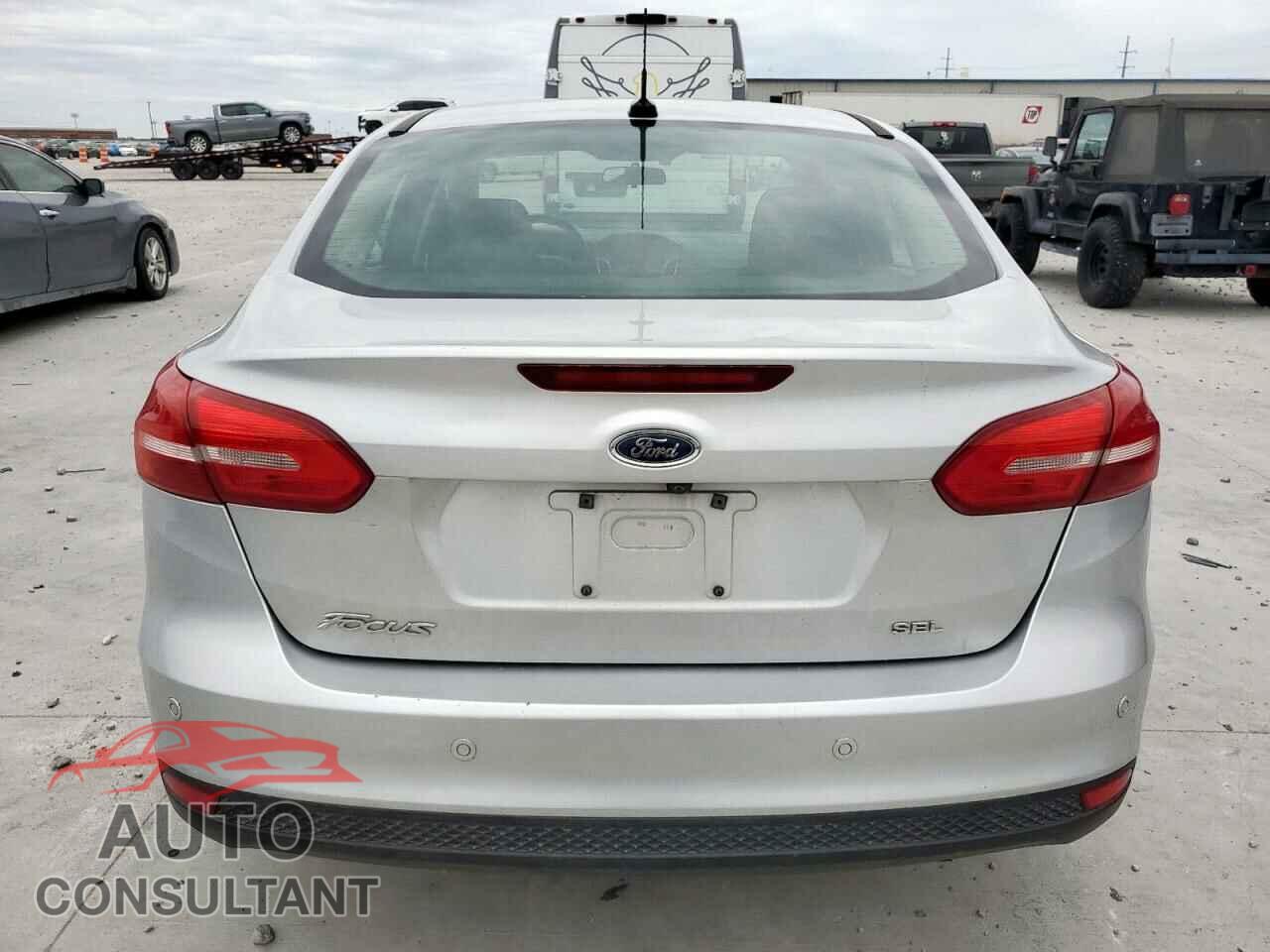 FORD FOCUS 2017 - 1FADP3H24HL303206