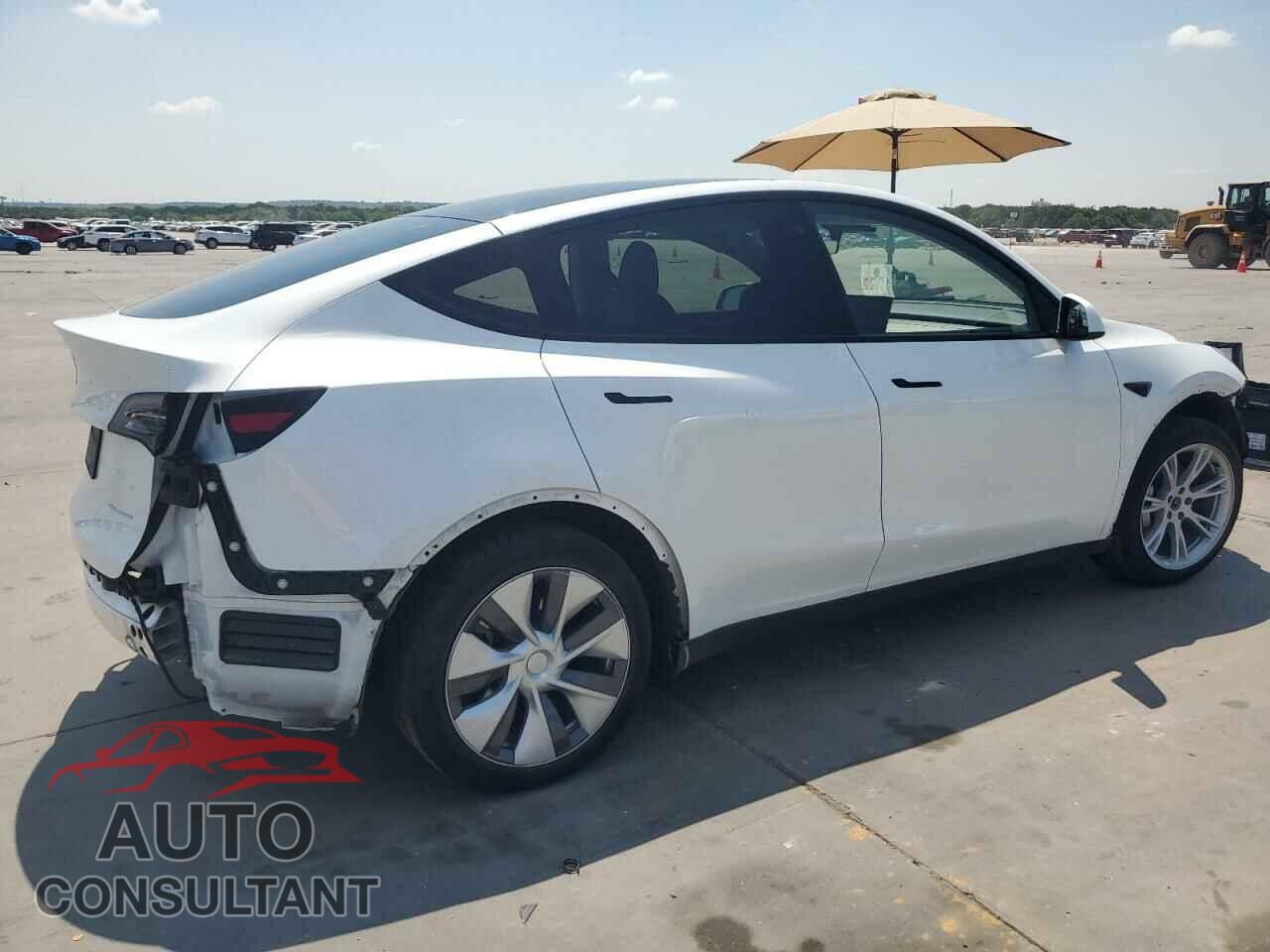 TESLA MODEL Y 2023 - 7SAYGDEE2PA059556