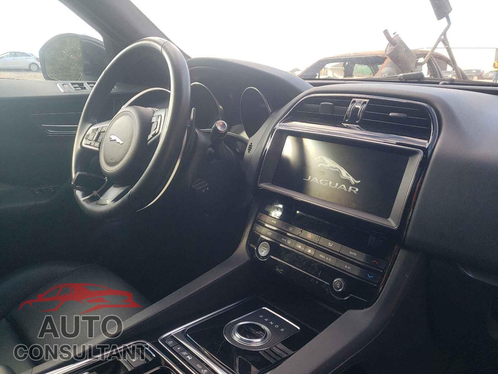 JAGUAR F-PACE 2020 - SADCJ2FX2LA645861