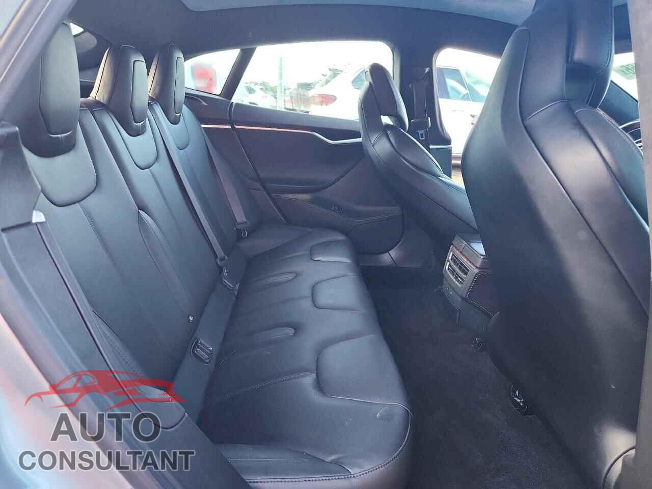 TESLA MODEL S 2017 - 5YJSA1E26HF207009