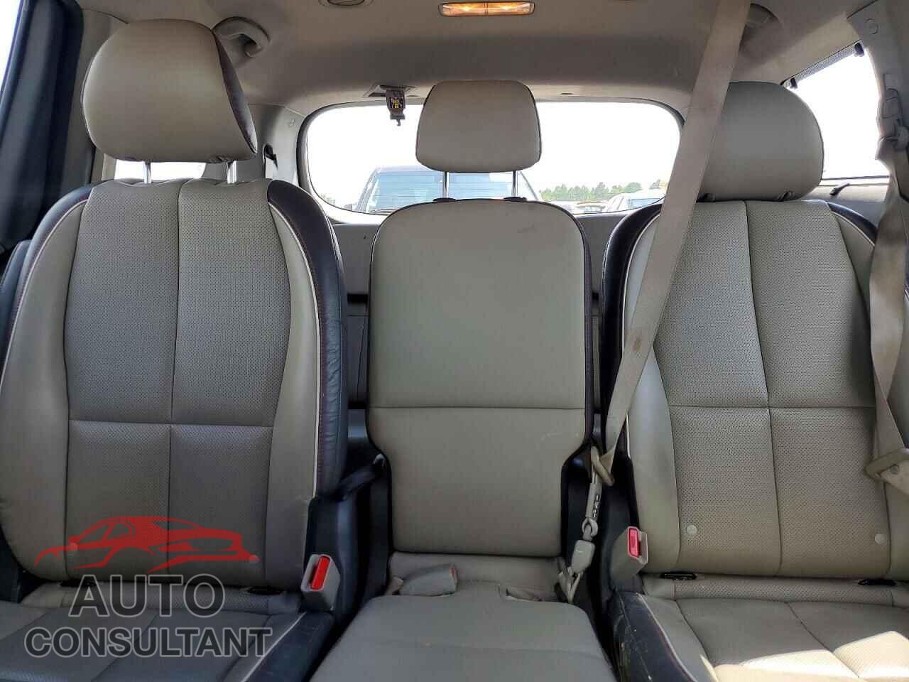 KIA SEDONA 2017 - KNDMB5C19H6246762