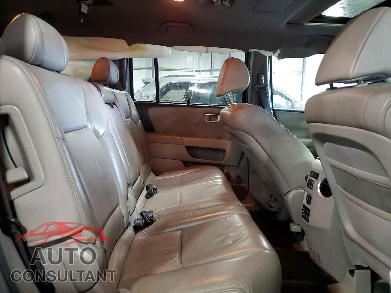 HONDA PILOT 2011 - 5FNYF4H98BB080910