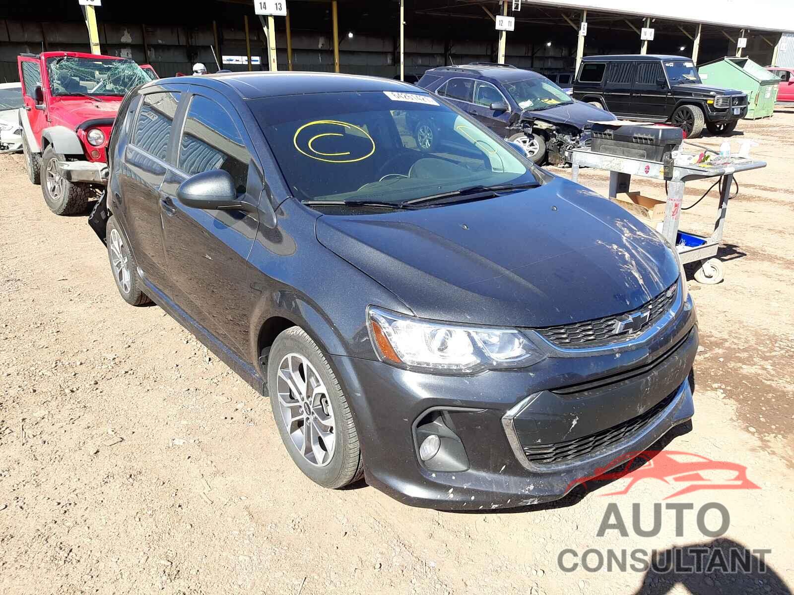 CHEVROLET SONIC 2018 - 1G1JD6SB9J4128511