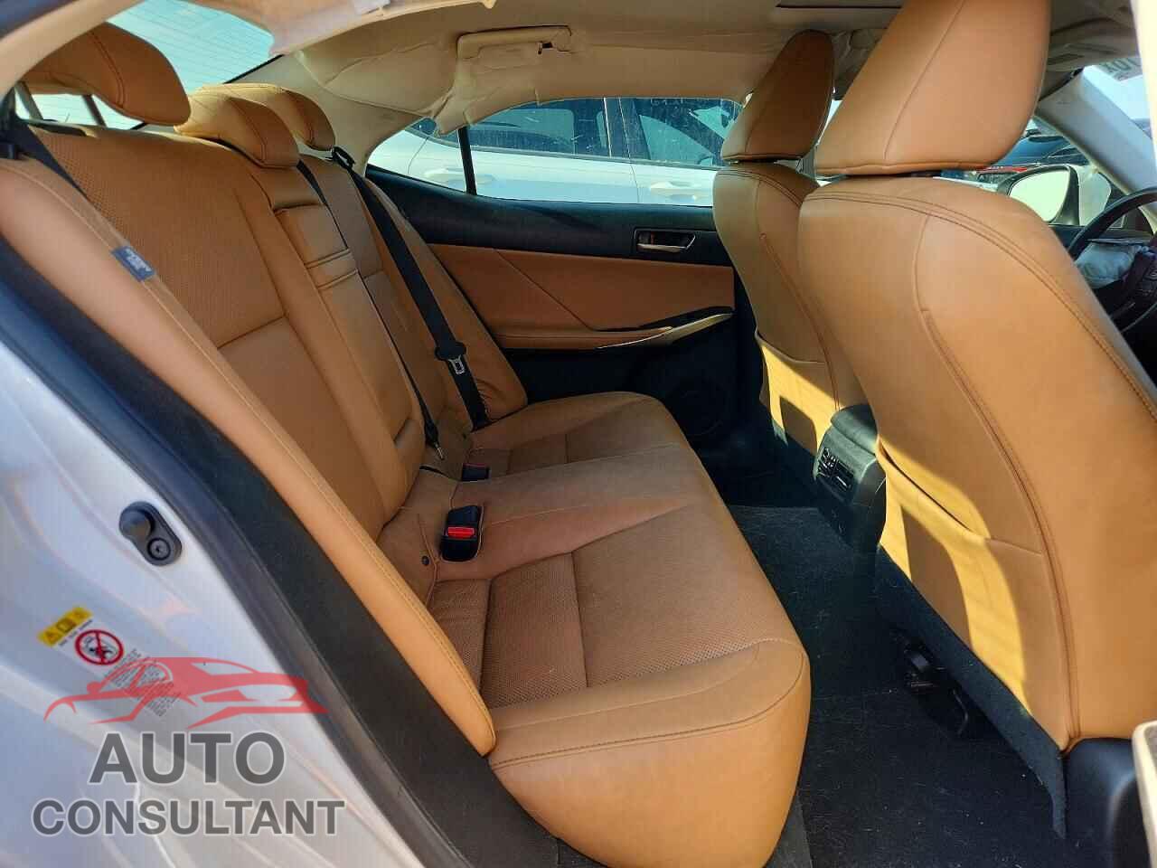 LEXUS IS 2018 - JTHBA1D29J5072003