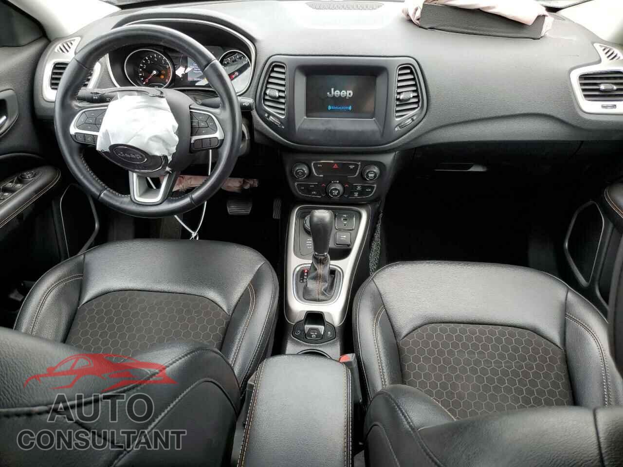 JEEP COMPASS 2020 - 3C4NJDBB8LT132228