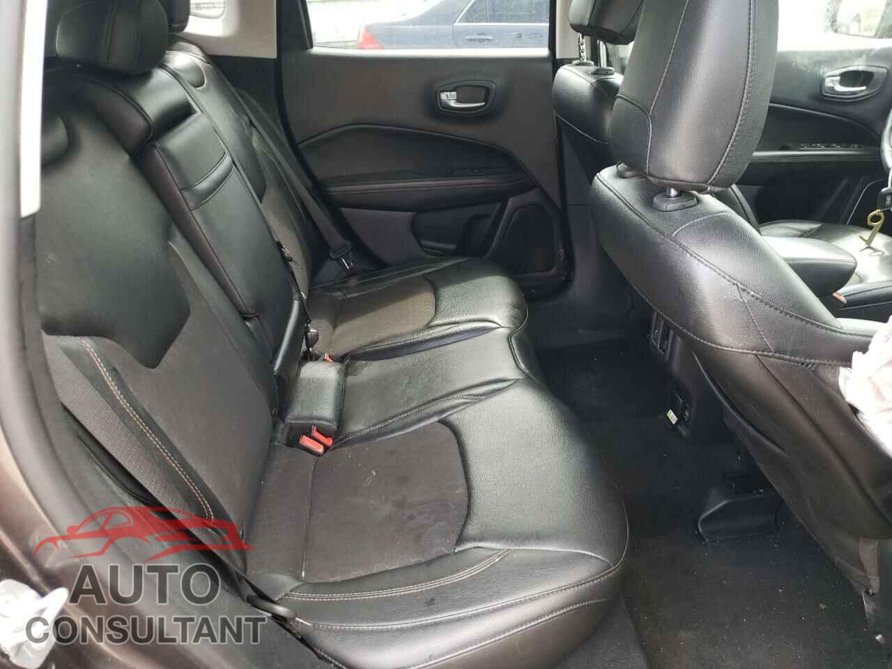 JEEP COMPASS 2018 - 3C4NJDBB2JT423031