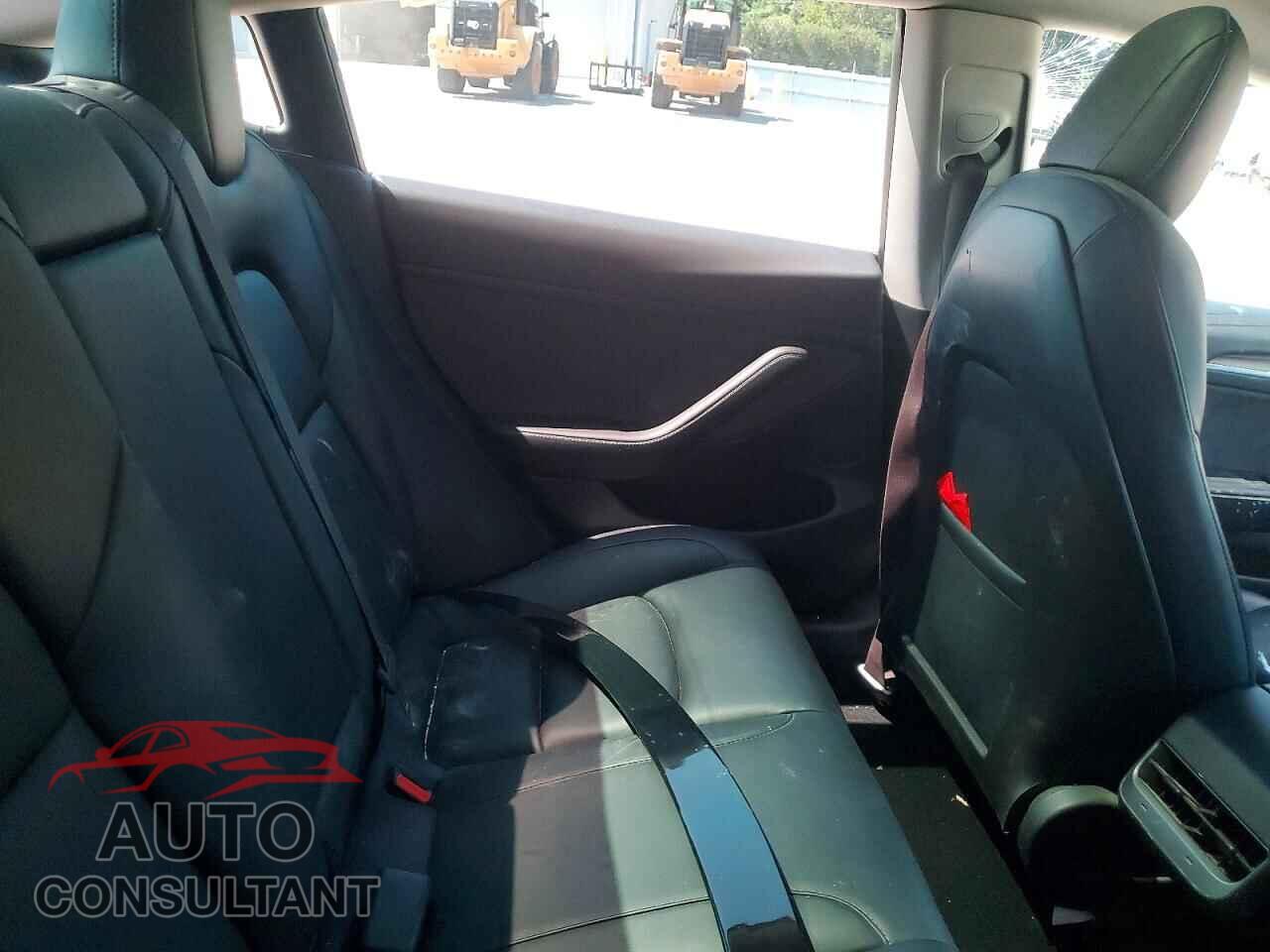 TESLA MODEL 3 2021 - 5YJ3E1EA9MF083022