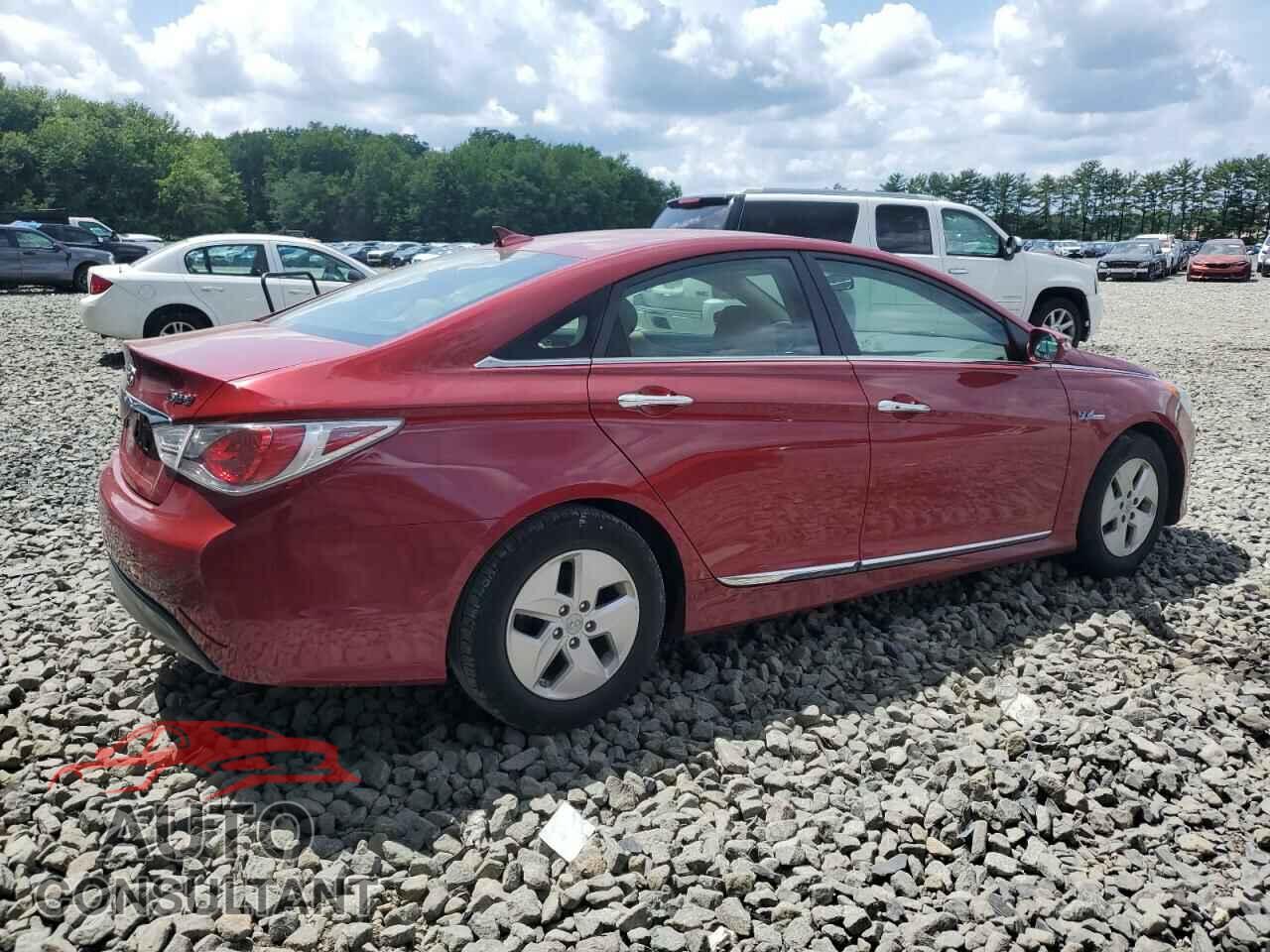 HYUNDAI SONATA 2011 - KMHEC4A48BA009012
