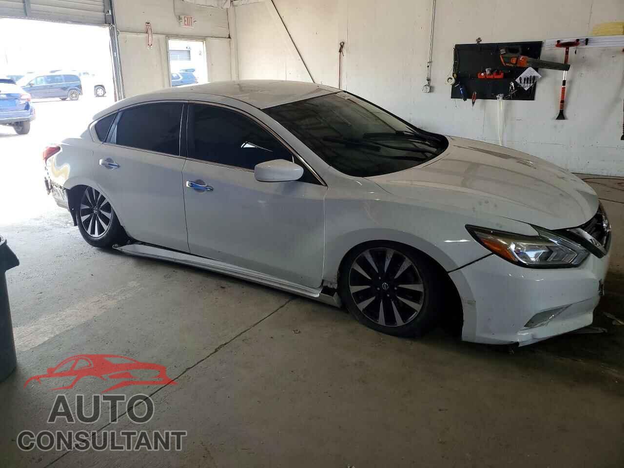 NISSAN ALTIMA 2018 - 1N4AL3AP1JC199624