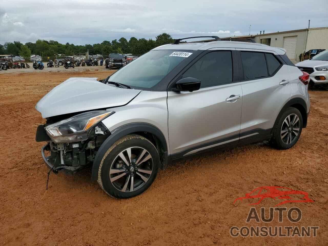 NISSAN KICKS 2018 - 3N1CP5CU8JL526694