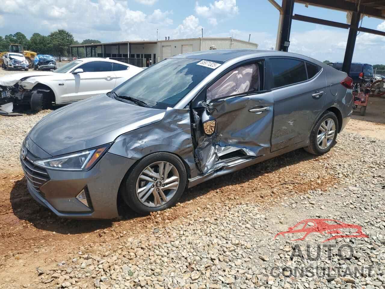 HYUNDAI ELANTRA 2019 - 5NPD84LF4KH464836