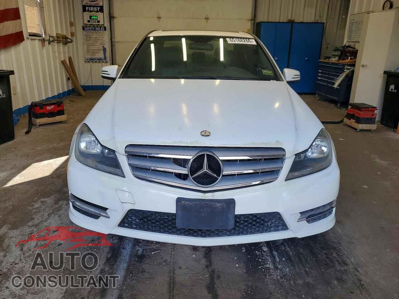 MERCEDES-BENZ C-CLASS 2012 - WDDGF8BB7CR196888