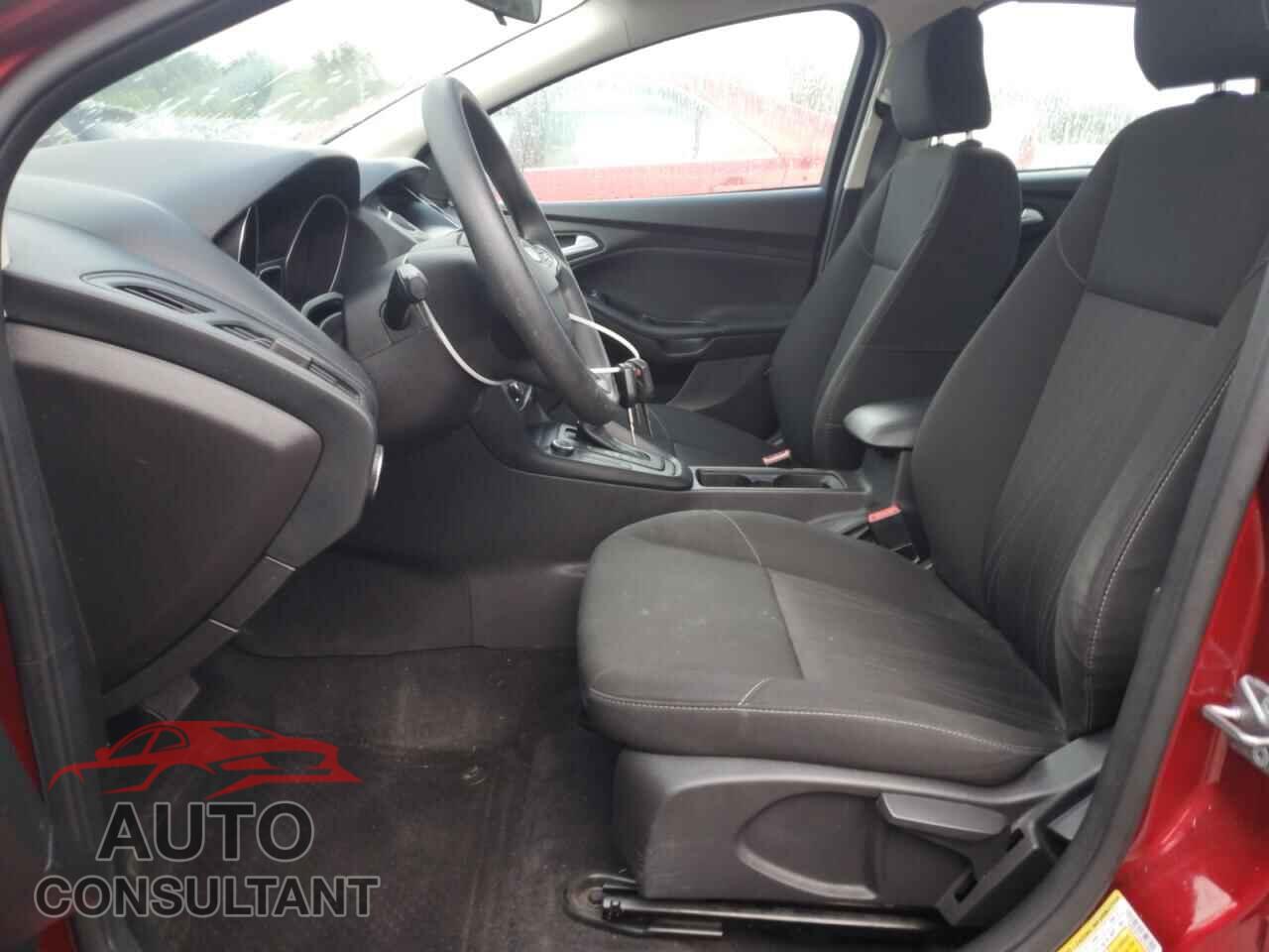 FORD FOCUS 2017 - 1FADP3F21HL243582