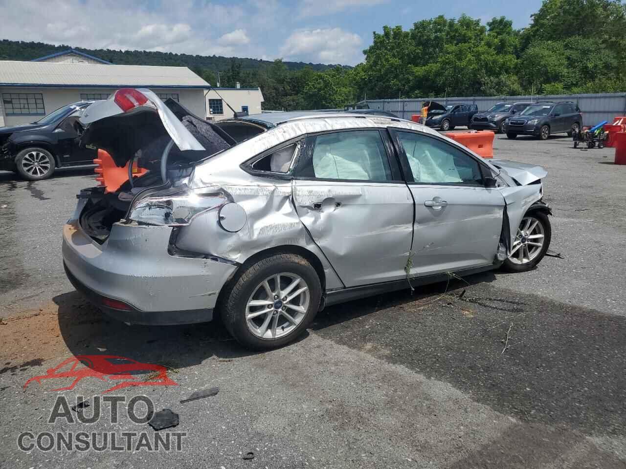 FORD FOCUS 2018 - 1FADP3F28JL307042