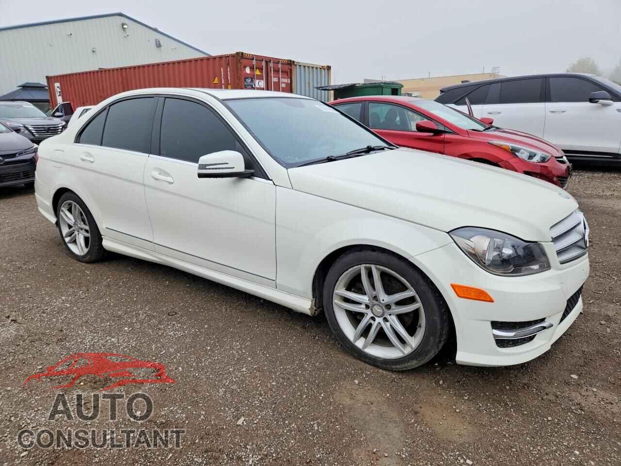 MERCEDES-BENZ C-CLASS 2012 - WDDGF8FB9CA598212