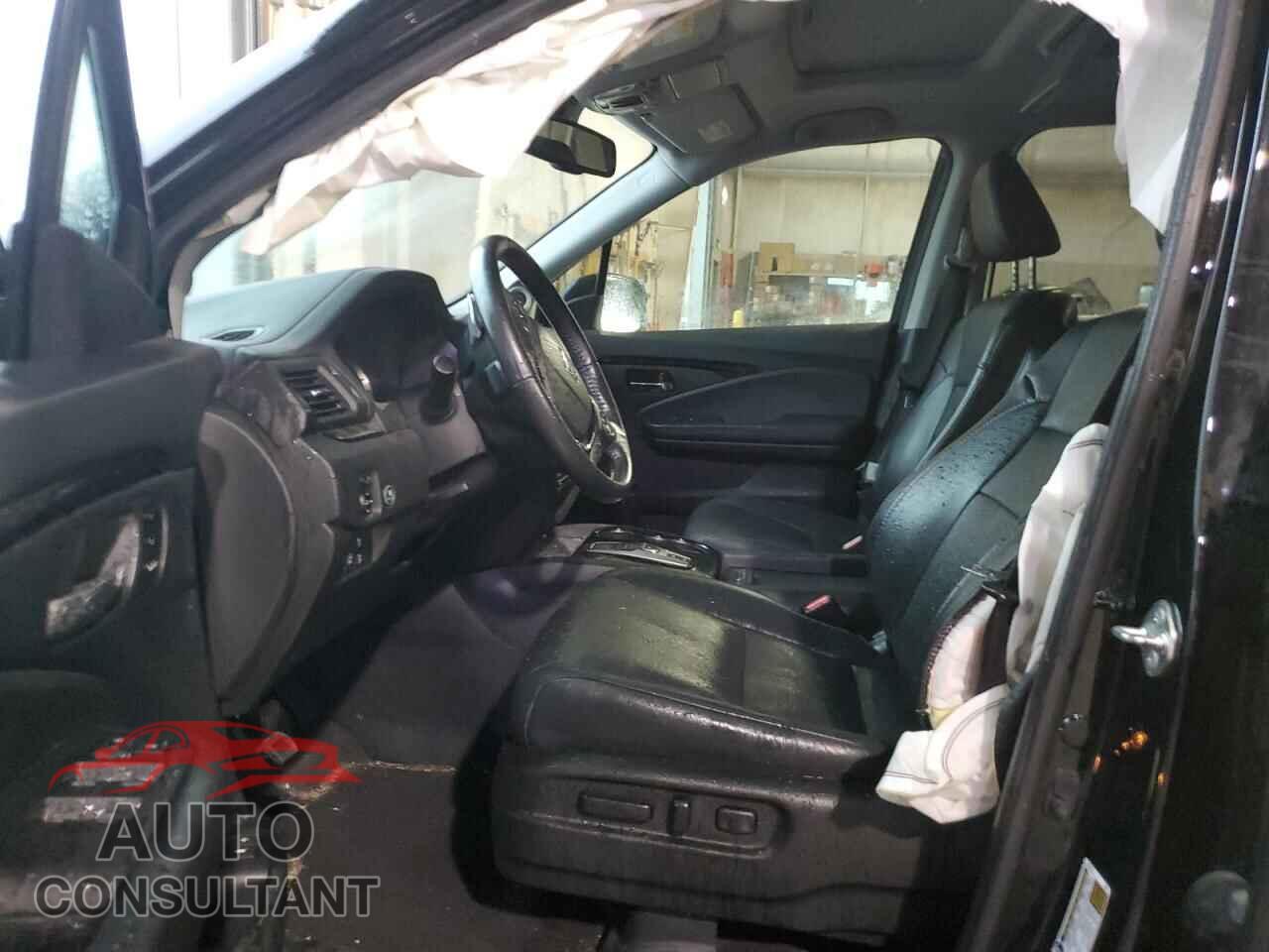 HONDA PILOT 2017 - 5FNYF6H04HB093823