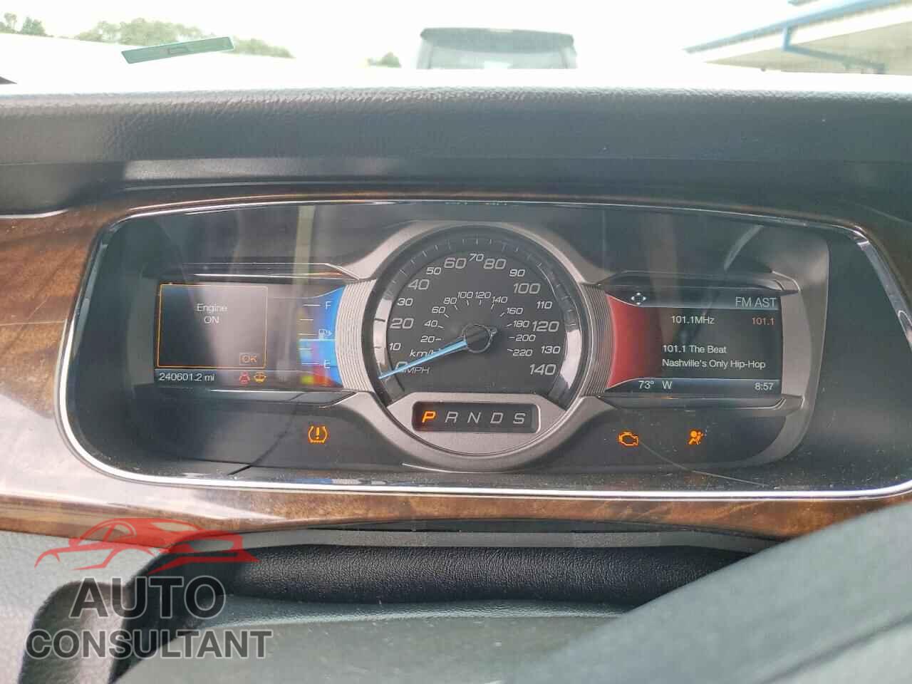 FORD TAURUS 2017 - 1FAHP2F82HG119197