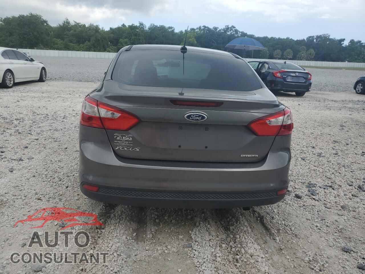 FORD FOCUS 2013 - 1FADP3E21DL275296